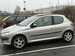 Silver Begagnad 2004 Peugeot 206 Halvkombi | 14 000 kr (Marknadspris)