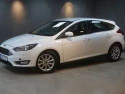 Vit Begagnad 2016 Ford Focus Halvkombi | 99 900 kr (Marknadspris)