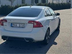 Vit Begagnad 2012 Volvo S60 R-Design Sedan | 125 000 kr (Marknadspris)