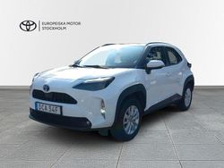 Vit Begagnad 2024 Toyota Yaris Hybrid Active SUV | 259 900 kr (Dyr)