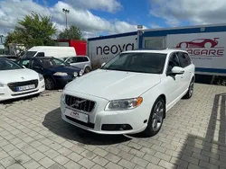 Vit Begagnad 2008 Volvo V70 Summum Kombi | 64 900 kr (Dyr)