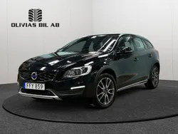 Svart Begagnad 2018 Volvo V60 CC Summum Kombi | 209 400 kr (Superpris)