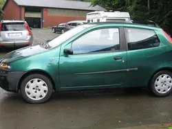 Grön Begagnad 2000 Fiat Punto Halvkombi | 22 900 kr