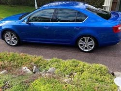 Raceblue metallick Begagnad 2014 Skoda Octavia RS Halvkombi | 105 000 kr (Superpris)