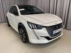 Vit Begagnad 2022 Peugeot e-208 GT Halvkombi | 194 700 kr (Marknadspris)