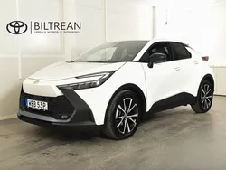 Vit Begagnad 2023 Toyota C-HR Style SUV | 354 900 kr (Marknadspris)