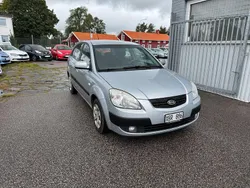 Blå Begagnad 2005 Kia Rio Halvkombi | 19 900 kr (Marknadspris)