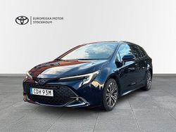 Mörkblå Begagnad 2023 Toyota Corolla Style Kombi | 269 900 kr (Marknadspris)