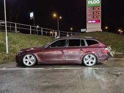 Röd Begagnad 2009 BMW 520 M Sport Kombi | 45 000 kr (Marknadspris)