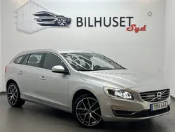 Silver Begagnad 2018 Volvo V60 Summum Kombi | 218 500 kr (Marknadspris)