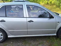 Silver Begagnad 2001 Skoda Fabia Halvkombi | 14 000 kr (Bra pris)