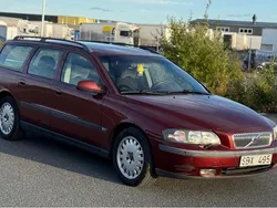 Röd Begagnad 2001 Volvo V70 Business Edition Kombi | 22 900 kr (Marknadspris)