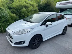 Vit Begagnad 2015 Ford Fiesta Titanium Halvkombi | 64 000 kr (Bra pris)