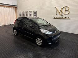 Svart Begagnad 2010 Peugeot 107 Halvkombi | 43 900 kr (Marknadspris)