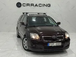 Mörkröd Begagnad 2006 Toyota Avensis Kombi | 44 900 kr (Marknadspris)