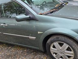 Grön Begagnad 2005 Renault Mégane II Halvkombi | 8 000 kr (Superpris)