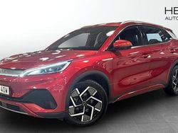 Röd Begagnad 2022 BYD Atto 3 SUV | 279 900 kr (Marknadspris)