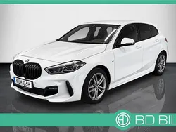 Vit Begagnad 2020 BMW 118 M Sport Halvkombi | 233 900 kr (Marknadspris)