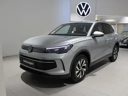 Silver (oyster silver metallic) Ny 2025 VW Tiguan Life SUV | 547 800 kr (Marknadspris)