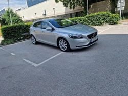 Silver Begagnad 2016 Volvo V40 Momentum Halvkombi | 105 000 kr (Bra pris)
