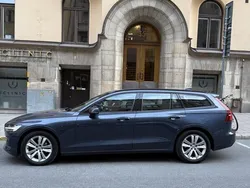 Blå Begagnad 2020 Volvo V60 Momentum Kombi | 238 700 kr (Bra pris)