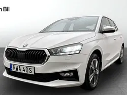 Vit Begagnad 2023 Skoda Fabia Comfort Halvkombi | 219 900 kr (Marknadspris)