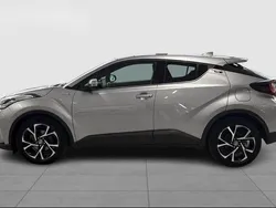 Grå Begagnad 2021 Toyota C-HR Edition SUV | 240 000 kr (Marknadspris)