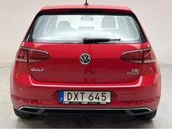 Röd Begagnad 2018 VW Golf VII Halvkombi | 129 500 kr (Marknadspris)