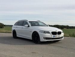 Vit Begagnad 2013 BMW 530 Kombi | 98 800 kr (Superpris)