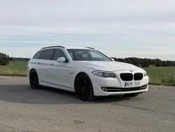 Vit Begagnad 2013 BMW 530 Kombi | 109 800 kr (Superpris)