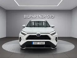 Vit Begagnad 2022 Toyota RAV4 Hybrid Active SUV | 339 900 kr (Bra pris)