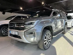 Mörkgrå (dark grey metallic) Ny 2025 VW Amarok Aventura Pickup | 946 375 kr