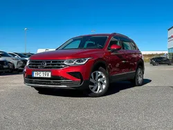 Röd Begagnad 2022 VW Tiguan Elegance SUV | 284 900 kr (Bra pris)