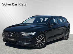 Svart Begagnad 2024 Volvo V60 Plus Kombi | 499 900 kr (Marknadspris)