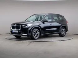Svart Begagnad 2023 BMW X1 SUV | 359 000 kr