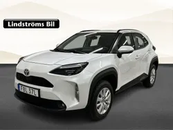 Vit Begagnad 2024 Toyota Yaris Cross Active SUV | 315 000 kr (Marknadspris)