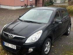 Svart Begagnad 2012 Hyundai i20 Premium Halvkombi | 45 000 kr (Marknadspris)