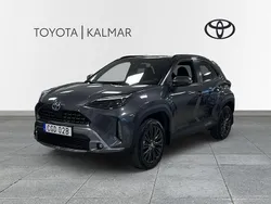 Mörkgrå (grå) Begagnad 2023 Toyota Yaris Cross SUV | 328 000 kr (Marknadspris)