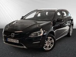 Svart Begagnad 2018 Volvo V60 CC Standard Kombi | 169 800 kr (Bra pris)