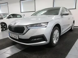 Grå Begagnad 2021 Skoda Octavia Ambition Kombi | 198 500 kr (Marknadspris)