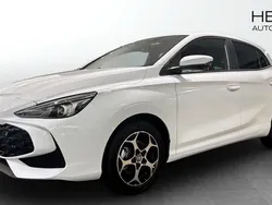 Vit (white) Ny 2024 MG MG3 Luxury Halvkombi | 269 990 kr (Marknadspris)