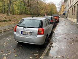 Silver Begagnad 2004 Toyota Corolla Halvkombi | 38 500 kr (Marknadspris)