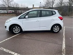Vit Begagnad 2010 Kia Venga Comfort Halvkombi | 35 000 kr (Marknadspris)