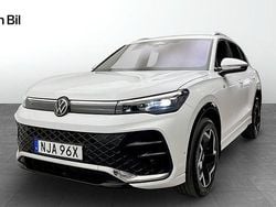 Vit Begagnad 2025 VW Tiguan R-line SUV | 469 900 kr (Marknadspris)