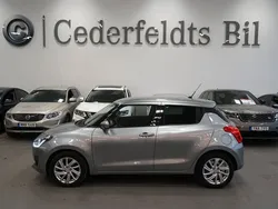 Grå Begagnad 2022 Suzuki Swift Halvkombi | 189 900 kr (Marknadspris)