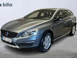 Grå Begagnad 2015 Volvo V60 CC Business Edition Kombi | 239 000 kr (Marknadspris)