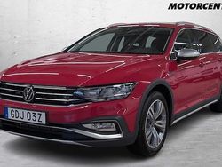 Röd Begagnad 2023 VW Passat Alltrack Kombi | 379 000 kr (Marknadspris)