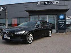 Svart Begagnad 2022 Volvo V90 Momentum Kombi | 294 900 kr (Marknadspris)