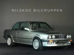 Grå Begagnad 1987 BMW 325 | 189 900 kr