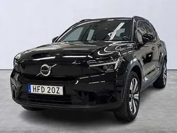 Svart Begagnad 2022 Volvo XC40 Core SUV | 349 000 kr